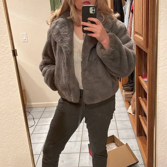 TOPSHOP faux fur gray jacket - Picture 9 of 9